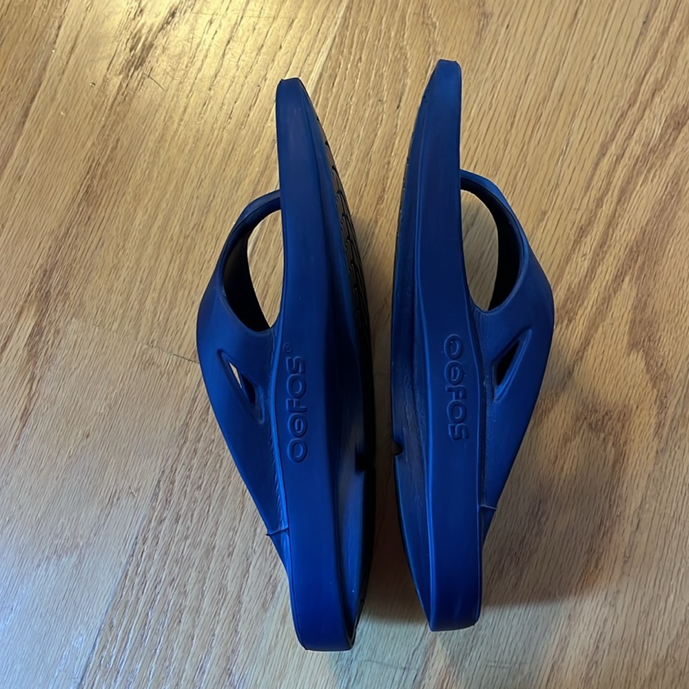 OOFOS OOriginal Sandal in navy blue Lightweight Sports Recovery Footwear w10 M8 - Picture 5 of 7